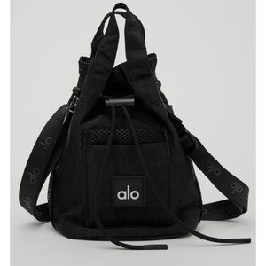 Alo Yoga black cross body bucket bag like new